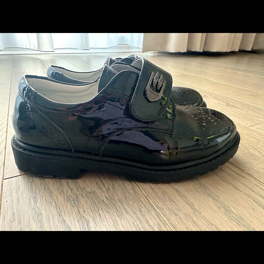 Kids Black shinny dress shoes